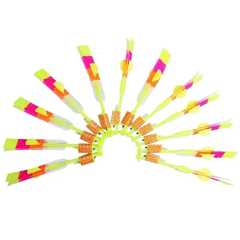 Pfeifen führte Hubschrauber Spielzeug LED Erstaunlicher Pfeil Fliegendes Regenschirm Spielzeug
