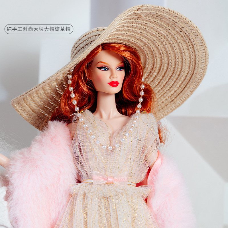 Sombrero de paja de ala ancha, estilo puro y moderno - Muñeca modelo de 30 cm.