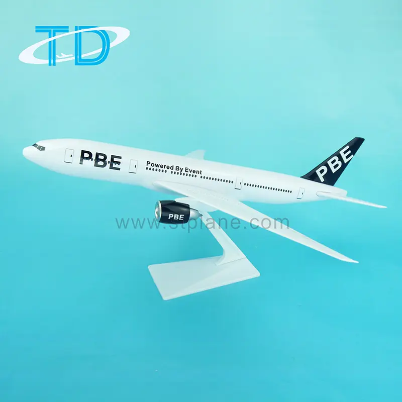 PBE B777-200 1:200 32 centimetri di Plastica Modello di Aereo
