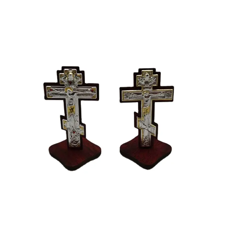 Das neueste meist verkaufte orthodoxe Kreuz einzigartiges Design Cross Bar Ornament religiöse katholische Metall Kreuz Ornament mit Basis