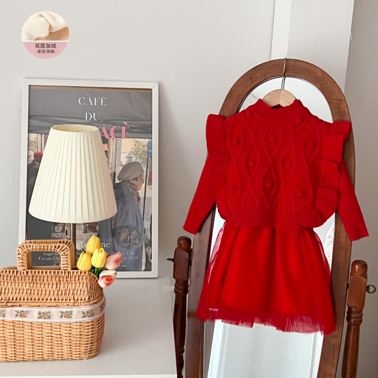 Fleece-lined red beanie handmade yarn skirt