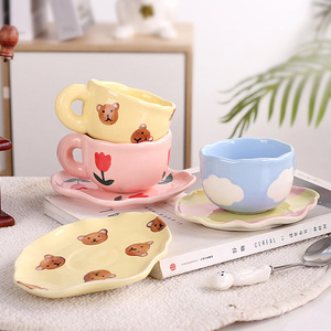 クリエイティブかわいい200ml手描きセラミックコーヒーとミルクカップ朝食とパーティー用ソーサーセット付き - Product Image 1