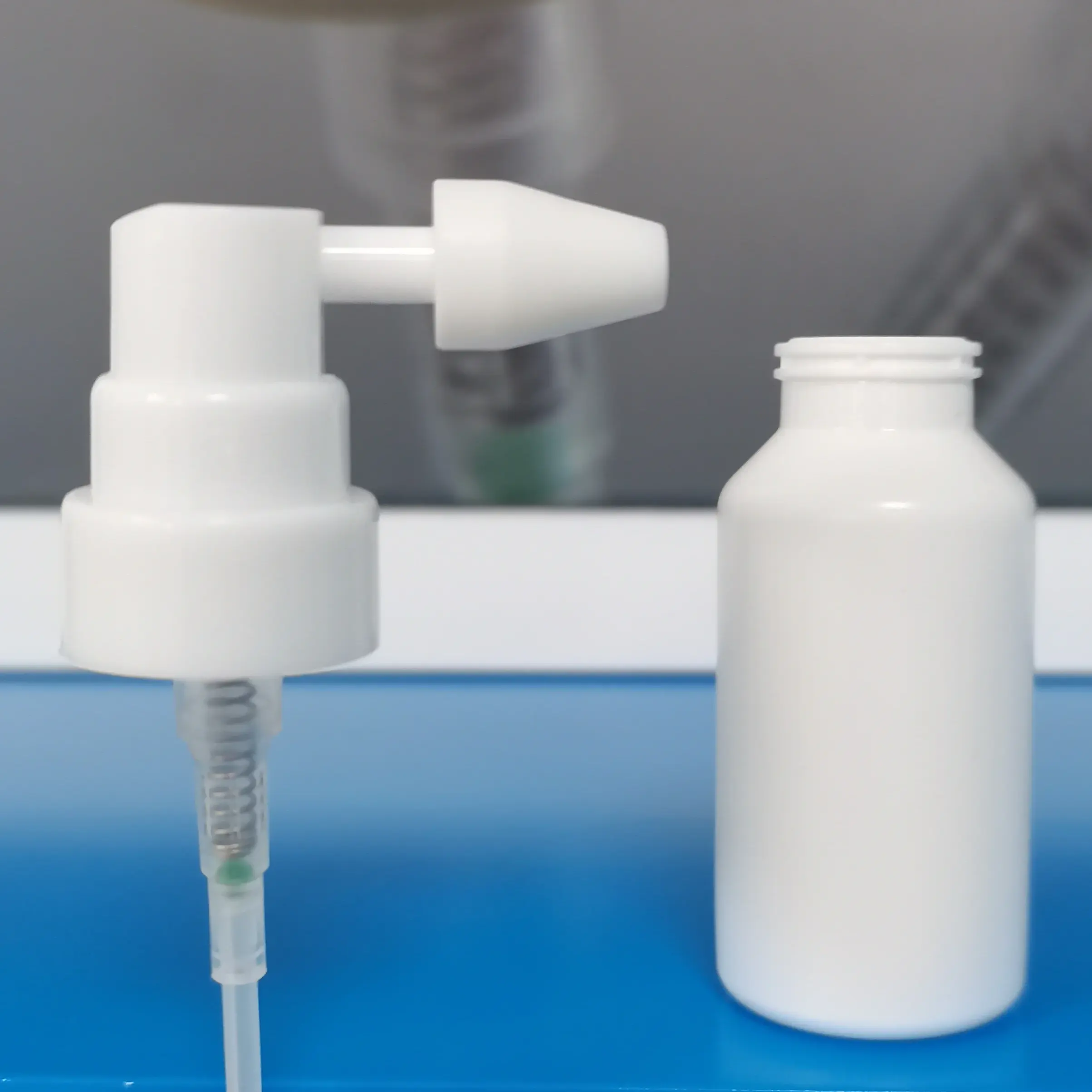 Factory BPA Free Medical Oral Throat Spray Pharma Sprayer Nasal Rinse Bottle