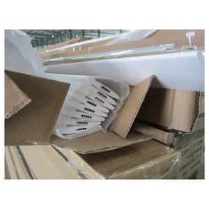 Australien Großhandel falsches Holz Plantage-Schlepperlamellen Material Poly-PVC-Schlepperkomponenten