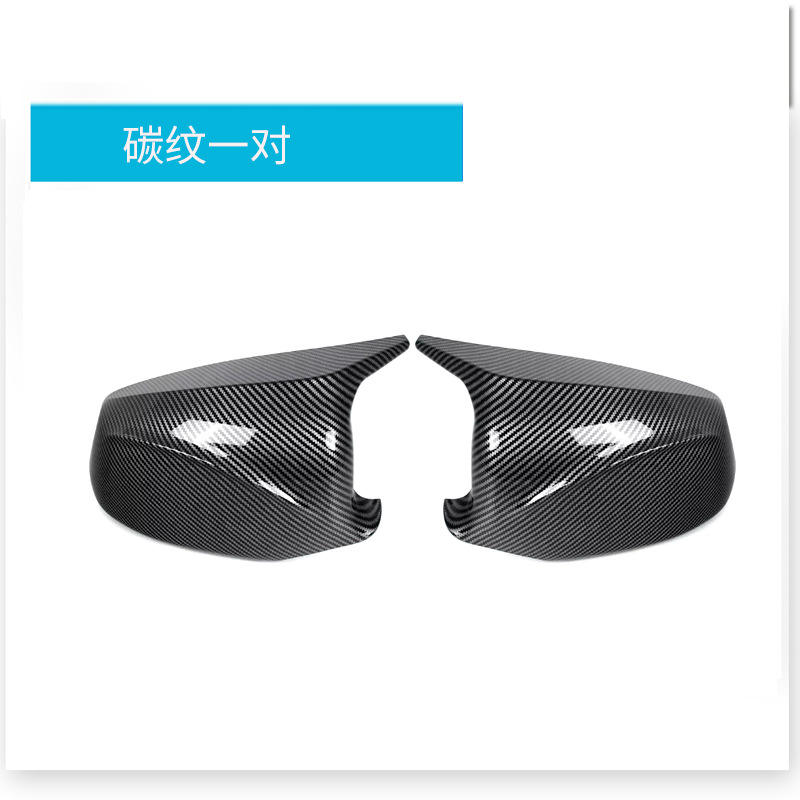 Un par de calcetines con diseño de carbón.