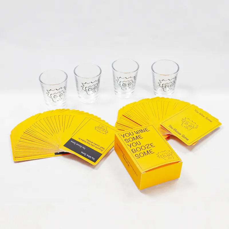 Volwassen Feest Drinken Spel Kaart Custom Spel Kaarten Met Borrelglas Groothandel Drinkkaartspellen Voor Volwassenen Met Shotglaasjes