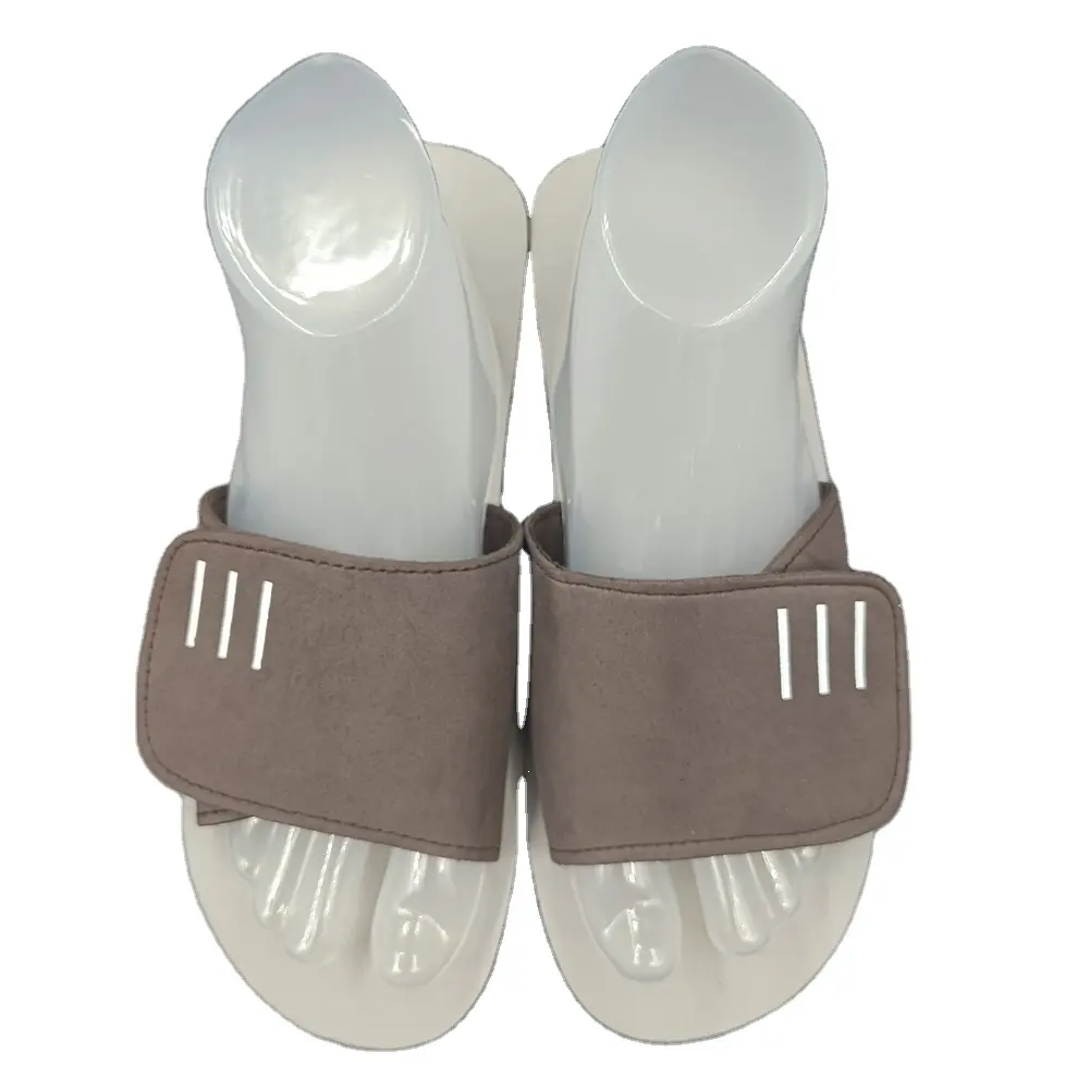 Pantofola lavabile con cinturino regolabile EVA in gomma marrone con logo personalizzato