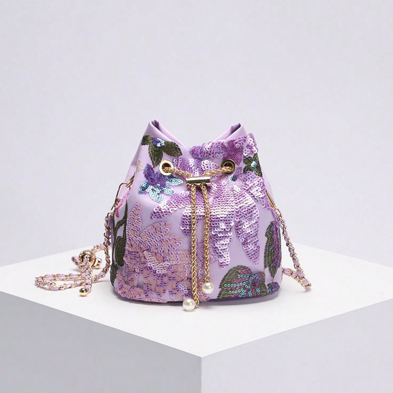 Paillettes violettes