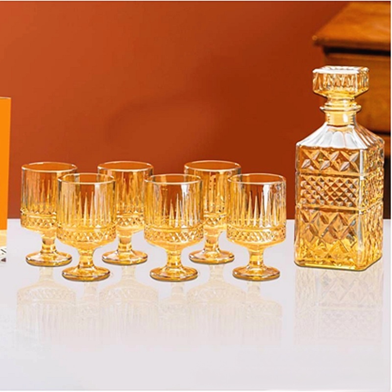 Ensemble de 7 bouteilles d'alcool Amber Diamond