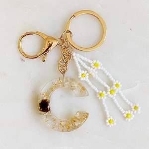 Wholesale Luxury Design Handmade Gold Foil Inside 26 Letters Pendant <strong>Key</strong> Rings Gold Chain Resin Keychain for Gift