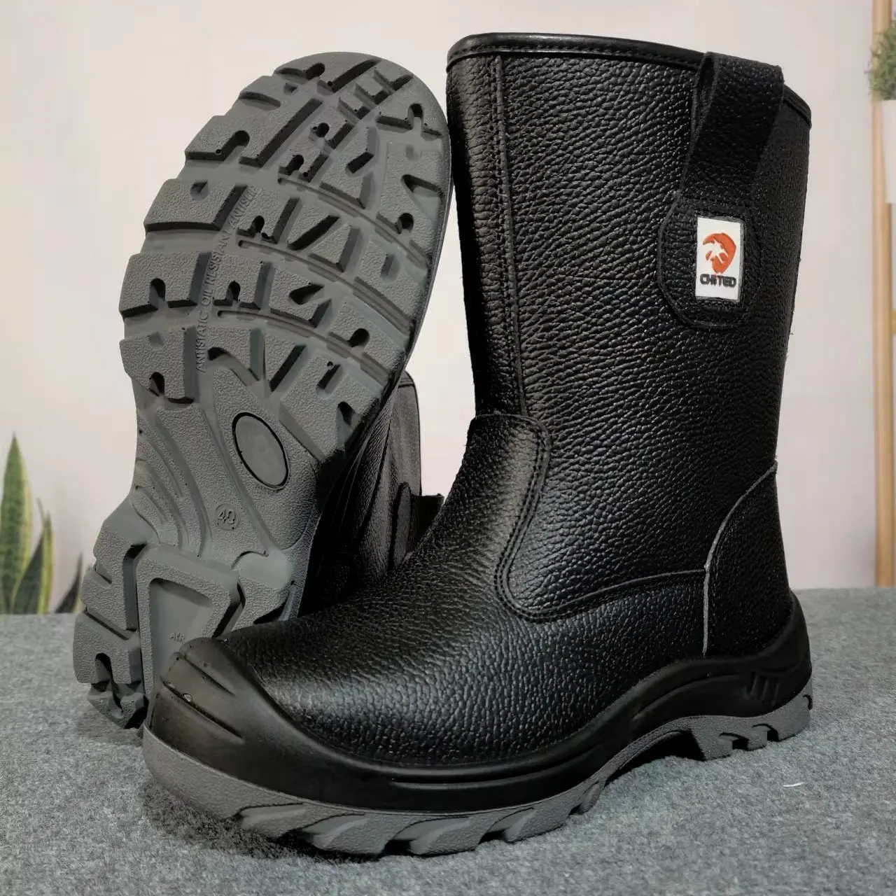 Customized Summer Industrial Wholesale Cheap Price Men Work Safety Shoes Boots,Oil field safety boots