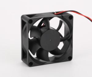 Ventola Industriale DC Brushless da <span class=keywords><strong>3</strong></span> Pollici 70x70x25mm 12V 24V per Inverter, Computer, Armadietti, Frigoriferi - Product Image 3