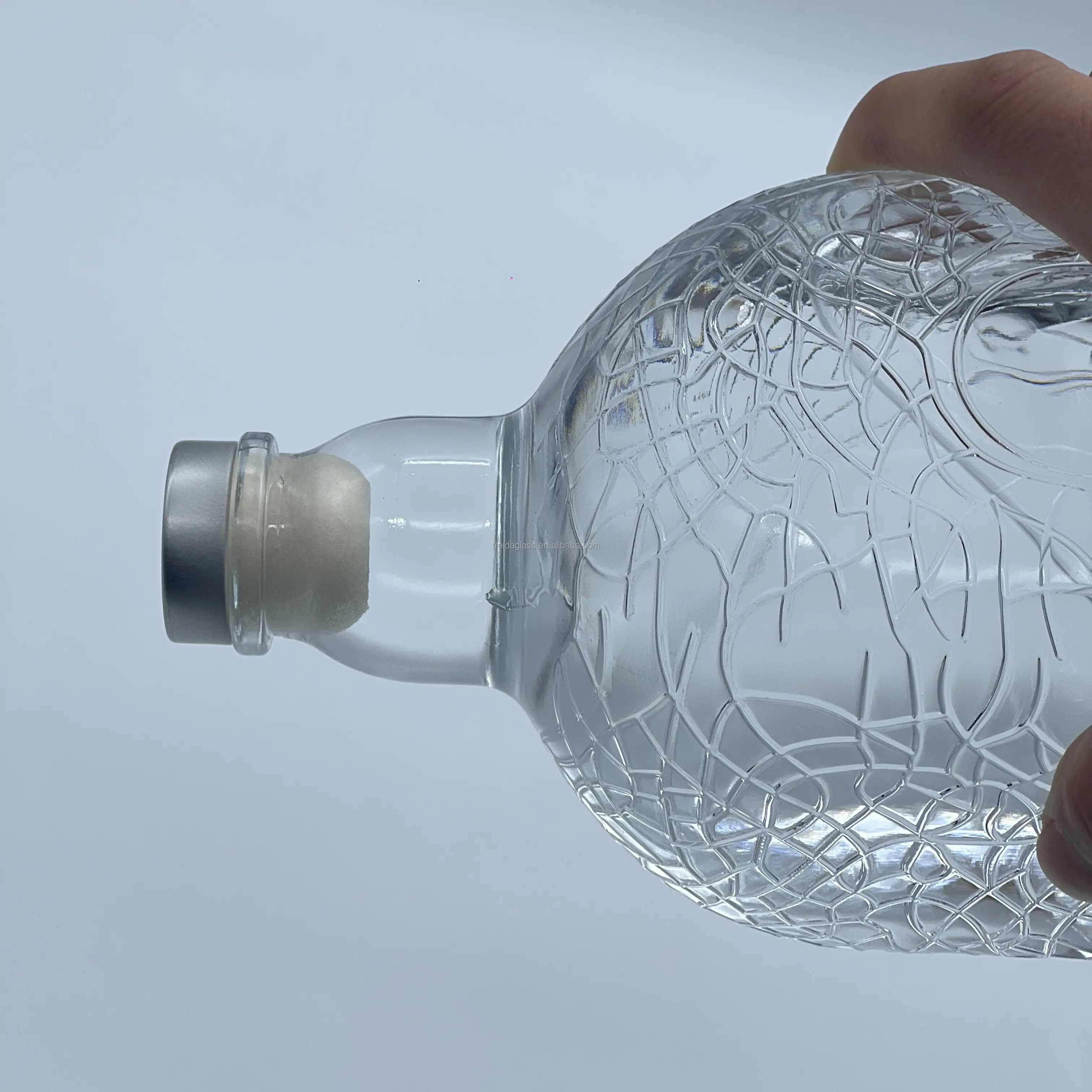 Schlussverkauf transparente geschlitzte Linie Glasflasche, verwendet für Whiskey, Rum, Spirituosen, Wodka und Gin Glasflaschen