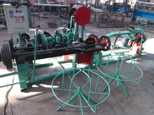 Nhà cung cấp vàng CNC tốc độ cao Đôi Dây tích cực và tiêu cực xoắn dây thép gai máy làm với Chuỗi liên kết hàng rào máy - Product Image 3