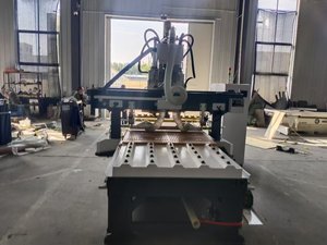 Máquina enrutadora CNC ATC de alta eficiencia LU DIAO para enrutador CNC ATC de madera MDF 1325 con hoja de sierra - Product Image 5