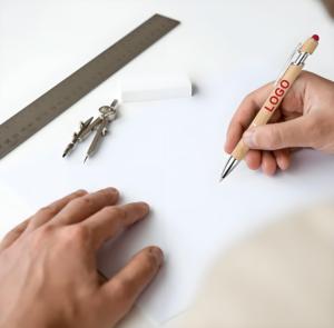 2 in 1 çevre dostu bambu kalem Stylus kafa eko hediye seti ile baskılı kazınmış özel Logo kalemler bambu Stylus