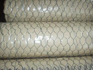 Malla de alambre hexagonal Triple cinco giros Galvanizado Pvc recubierto Valla de alambre hexagonal Red de pollo para Gallinero - Product Image 5