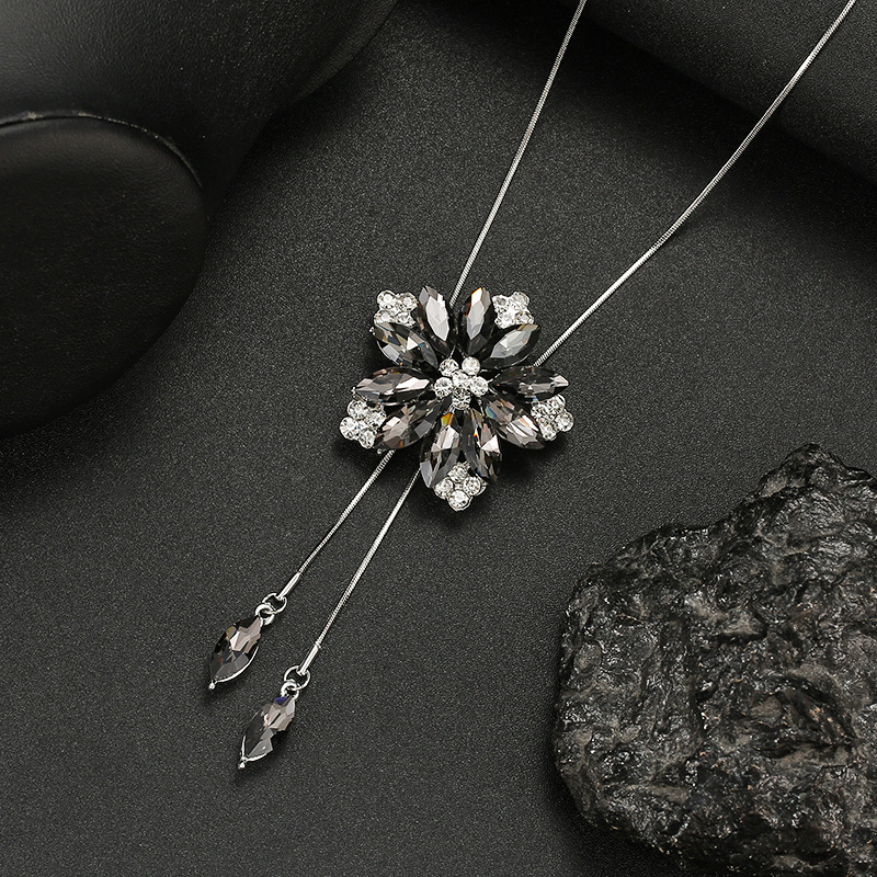 455 Gray Five-Petal Flower