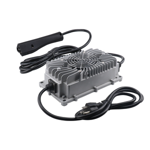 התאמה אישית של טעינת סוללה 600W עמיד למים IP67 עבור סוללת ליתיום יון לרכב של מועדון גולף עגלת גולף עם כבל פלט כניסה