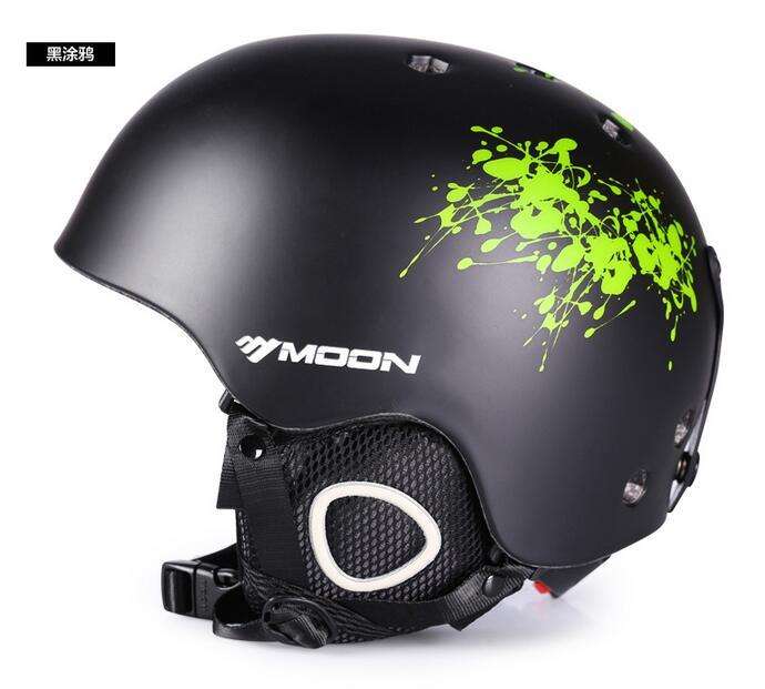 3/5000 Black graffiti