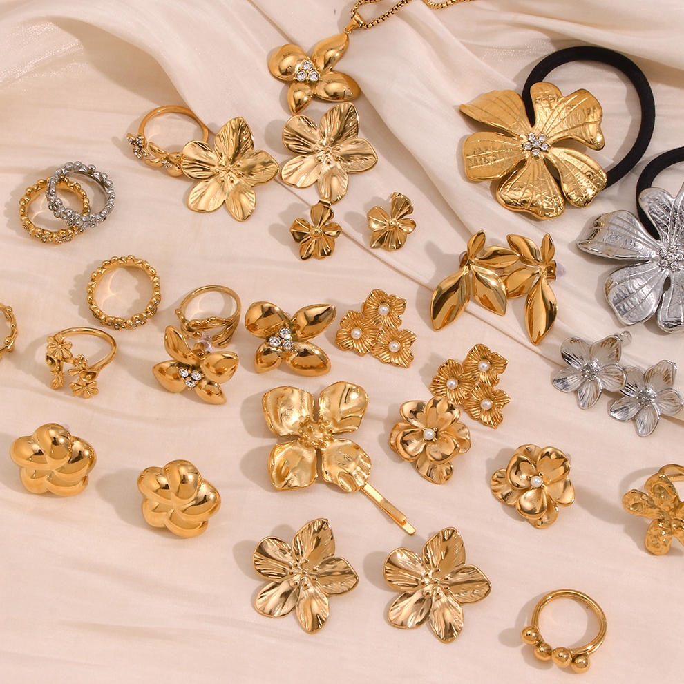 Linda flor rhinestone perla clips de oreja-oro