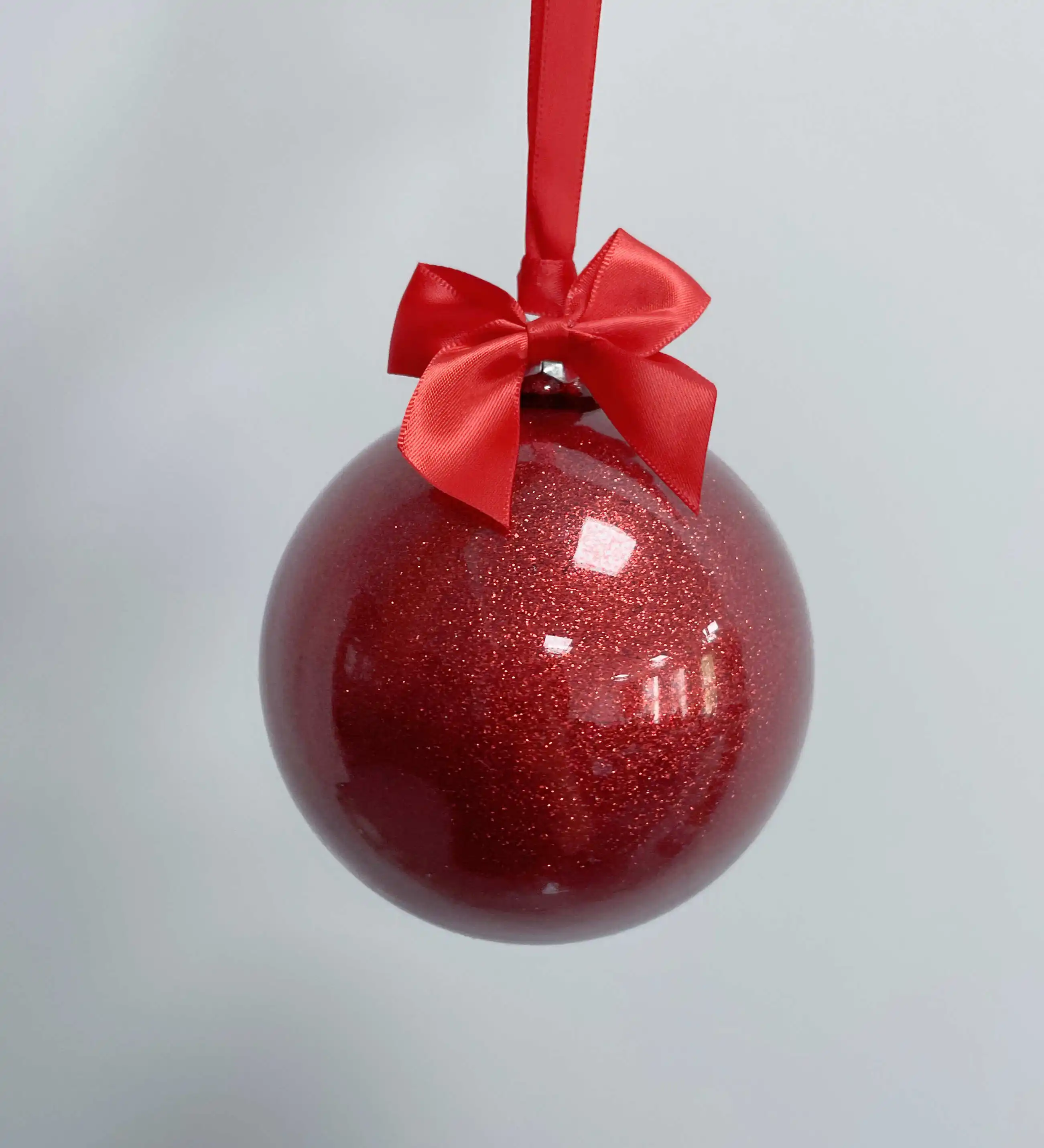 Bolas de Navidad de vidrio de plástico OEM ODM con logotipo personalizado, bolas de árbol de Navidad de alta calidad llenas de plumas de arena para Decoración