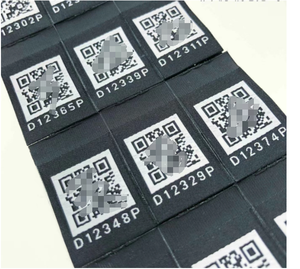 Etiqueta tejida de código QR variable resistente al desgaste suave reconocible personalizable una etiqueta un código utilizado para el almacenamiento del producto - Product Image 1