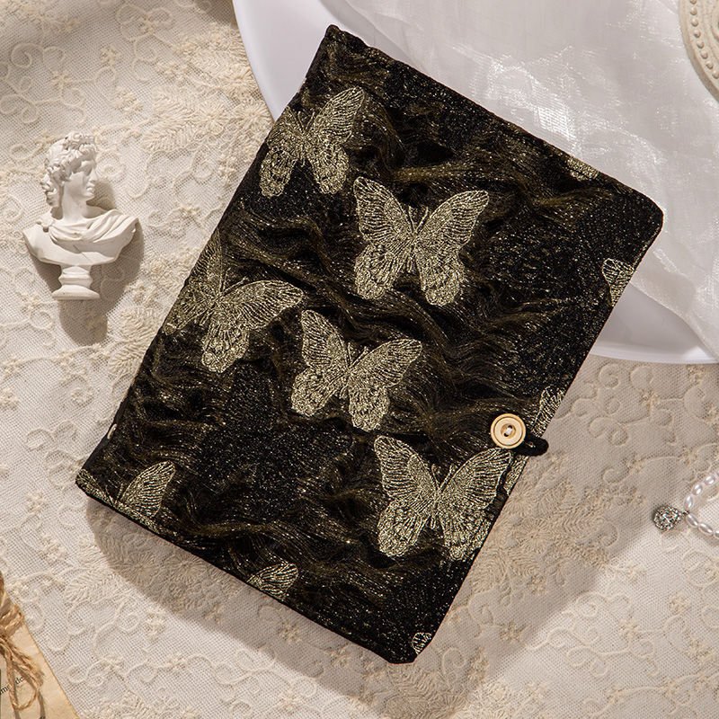 #16 papillon noir