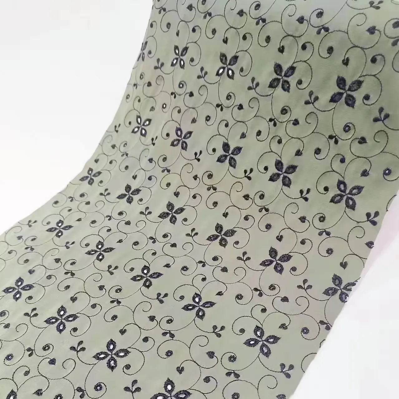 Çin fabrika verilen nakış Trim nokta tasarım örgü yumuşak kumaşlar için kadın kıyafetleri