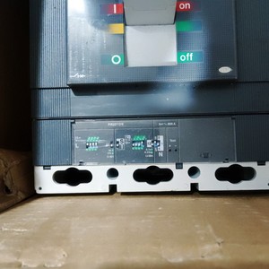 Per ABB T6N800 PR221DS-LSI 3P 800A controllo industriale e programmazione PLC apparecchiature di controllo industriale - Product Image 3