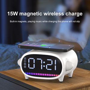 Smart Desktop LED Wecker mit kabellosem Ladegerät Digital anzeige und Umgebungs licht für Wohnzimmer Tolle Geschenk idee - Product Image 3