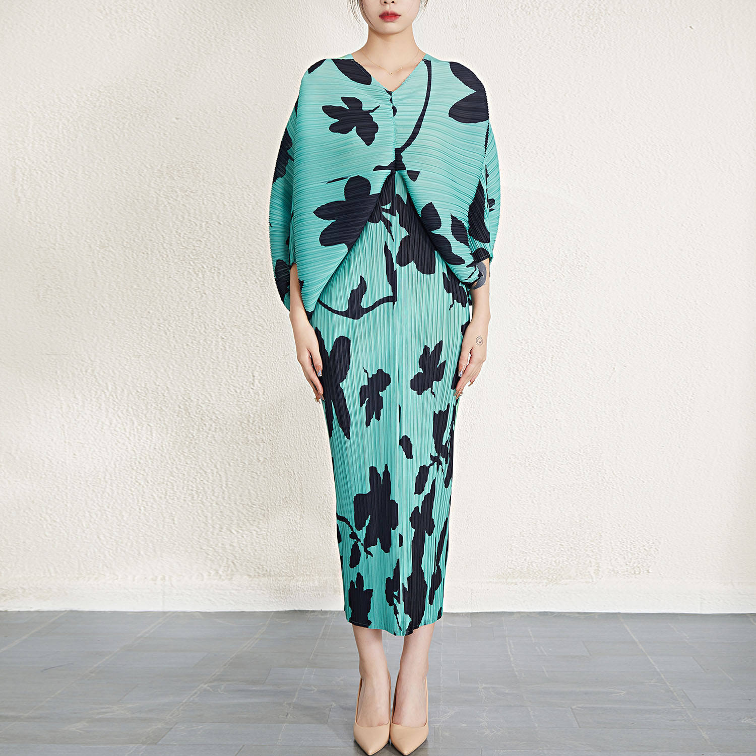 มีสีเขียวขุ่น