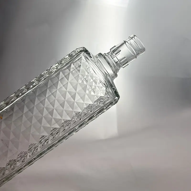 Design moderno bottiglia di vetro per bevande bottiglia di vetro smerigliato con stampa di etichette