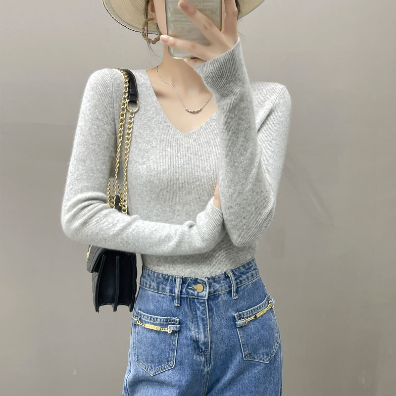 สีเทาอ่อน