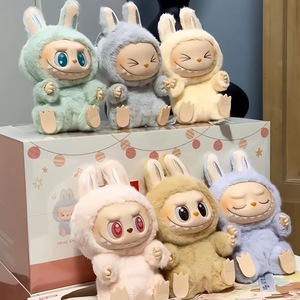 Labubu พวงกุญแจสำหรับทั้งชายและหญิงสุดสร้างสรรค์ของเล่นตุ๊กตาหมีนุ่มนิ่มทำจากพลาสติกอ่อนนุ่มมีคุณสมบัติในการเปลี่ยนหน้าได้อย่างสนุกสนาน - Product Image 3