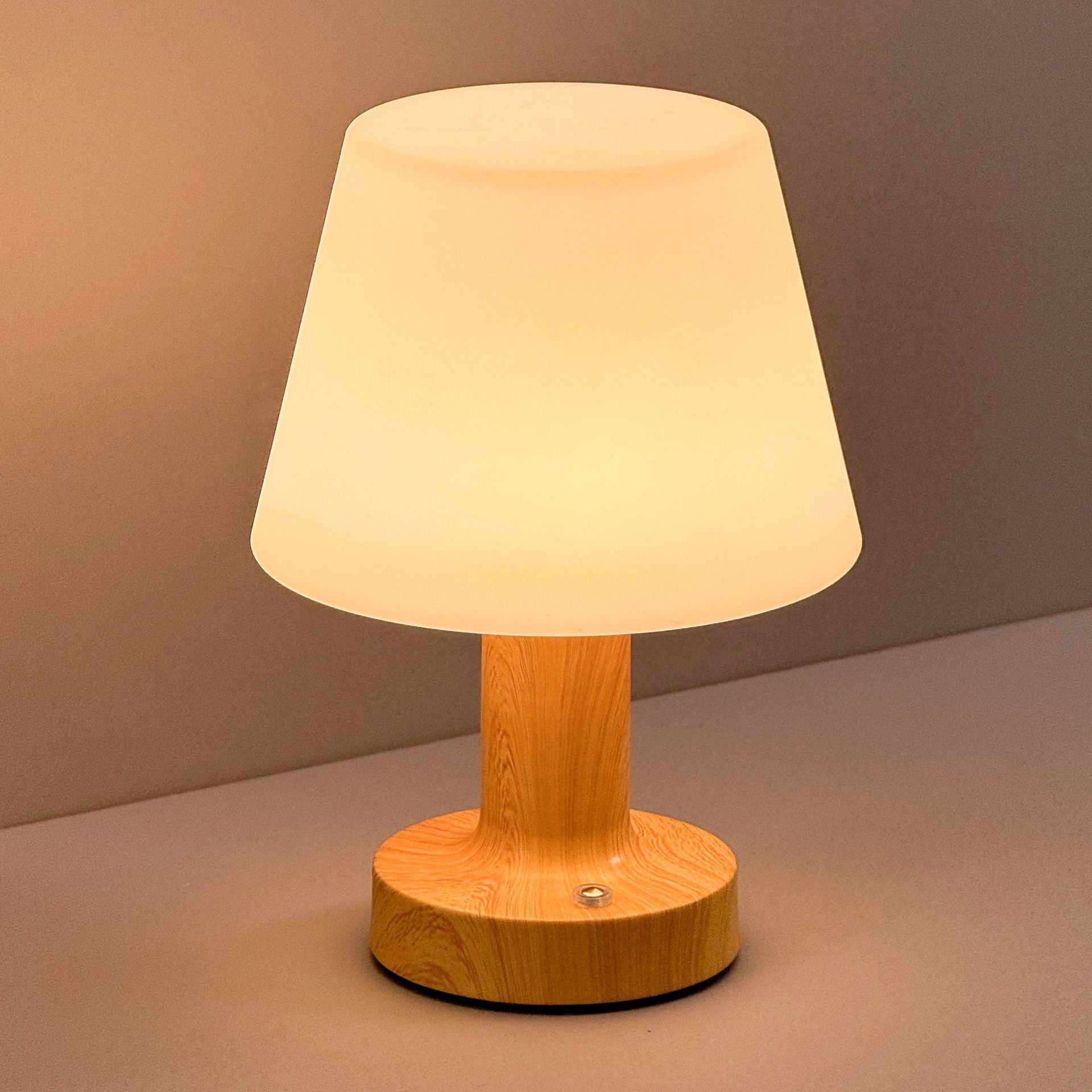 Lampe champignon carrée couleur grain de bois