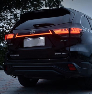 Yükseltme tam <span class=keywords><strong>led</strong></span> through arka lambası taillamp dinamik TOYOTA Highlander için arka lamba arka ışık 2015-2021