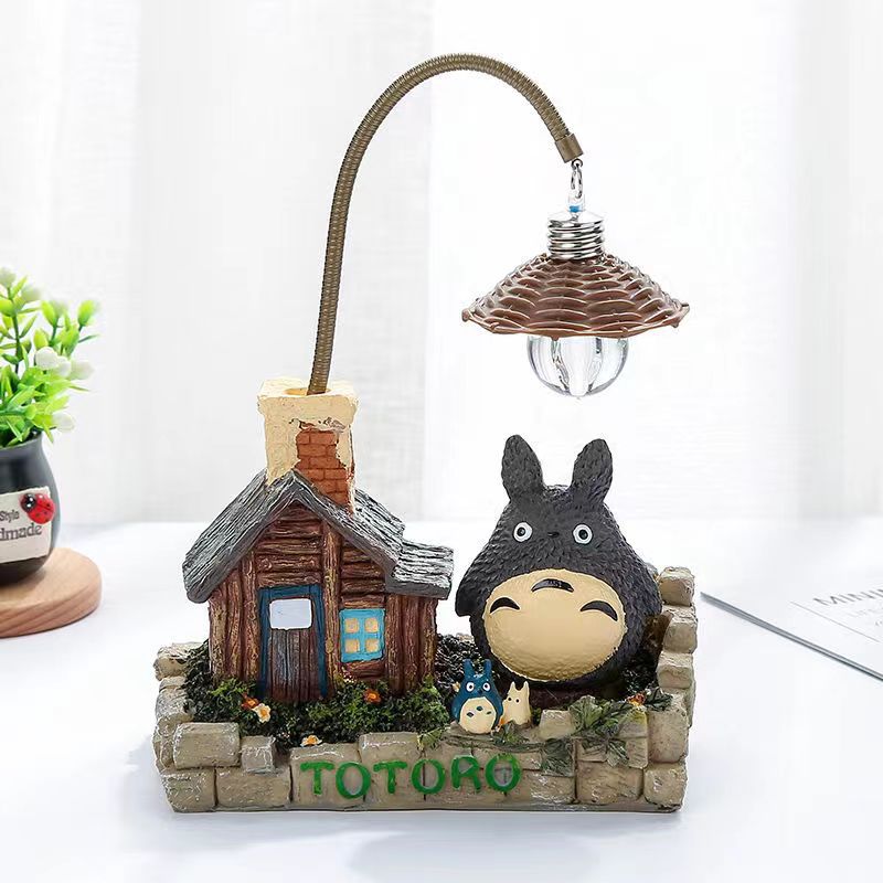 Maison en bois totoro