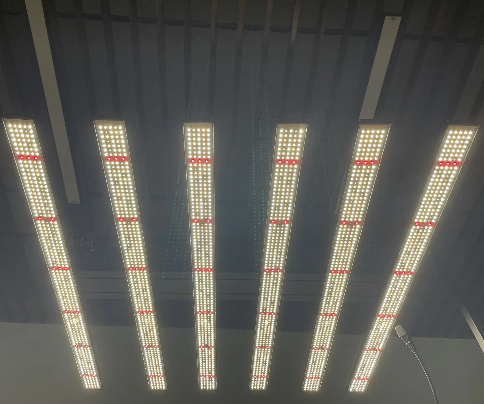 8 bars KUNSIND led grow light 780watt 1000watt full spectrum vertical grow indoor 2.9umol/J 6000K+660nm Highest Efficacy