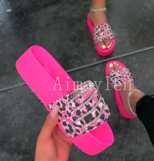 Neon Farbe Hot Pink Diamond Chunky Heel Plattform Keils chuhe 2022 Mode Dicke Sohle Damen Sandalen Pumps Große Hausschuhe