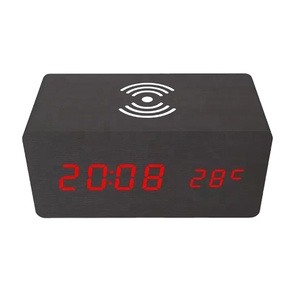 Reloj de escritorio digital de madera de carga inalámbrica moderna inteligente LED luz digital temperatura calendario Mesa despertador cargador - Product Image 3