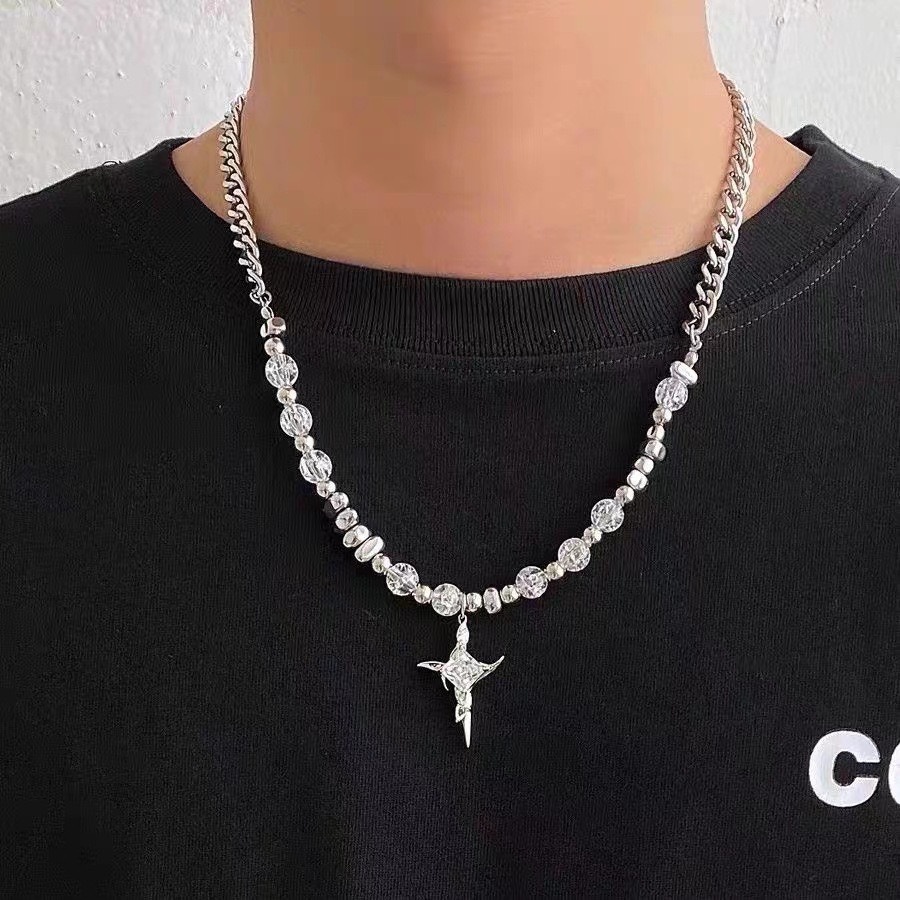 Collar con cruz de cuentas de 18 mm.