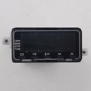 Controlador de temperatura digital Omro-n Salida de voltaje Salida auxiliar 100 a 240 VAC Bloque de terminales de tornillo Modelo - Product Image 3
