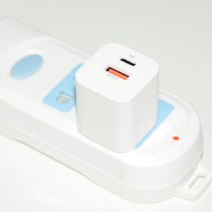 Güzellik tasarım özel toptan PD 33W tipi C hızlı şarj küçük cep boyutu Mini taşınabilir cep telefonu şarj için Apple/Samsung - Product Image 5