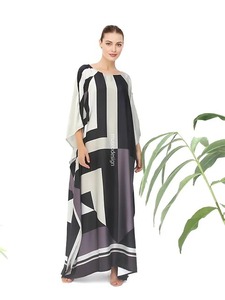 Kadınlar kızlar için yüksek kaliteli yumuşak saten ipek Kaftan gevşek baskılı Maxi elbise artı boyutu gündelik giyim yaz için kısa kollu