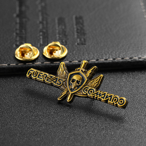 Nhà Máy Giá Tùy Chỉnh Lưu Niệm 3D Antique Vàng Bạc Kẽm Hợp Kim Kim Loại <span class=keywords><strong>Pin</strong></span> Hat Quần Áo Pins Kim Loại Men Kỷ Niệm Huy Hiệu - Product Image 5