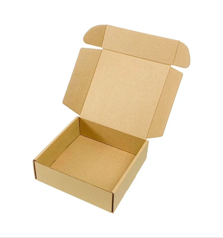 स्टॉक में 50 पैक पर्यावरण के अनुकूल कस्टम लोगो cajas डे गत्ते का डिब्बा क्राफ्ट नालीदार गत्ता पैकेजिंग मेल डाक मेलर शिपिंग बॉक्स
