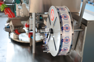 Tự động 5 gallon trống nhựa bao gồm <span class=keywords><strong>Pad</strong></span> máy dán nhãn bù đắp hoàn toàn tự động nắp chai bao phủ với máy phim - Product Image 5