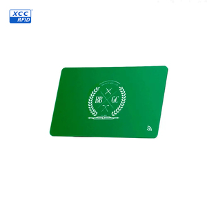 13.56MHz personalizzato NTAG213 NTAG215 PVC biglietto da visita impermeabile verde opaco Smart digitale RFID ISO banda magnetica QR code