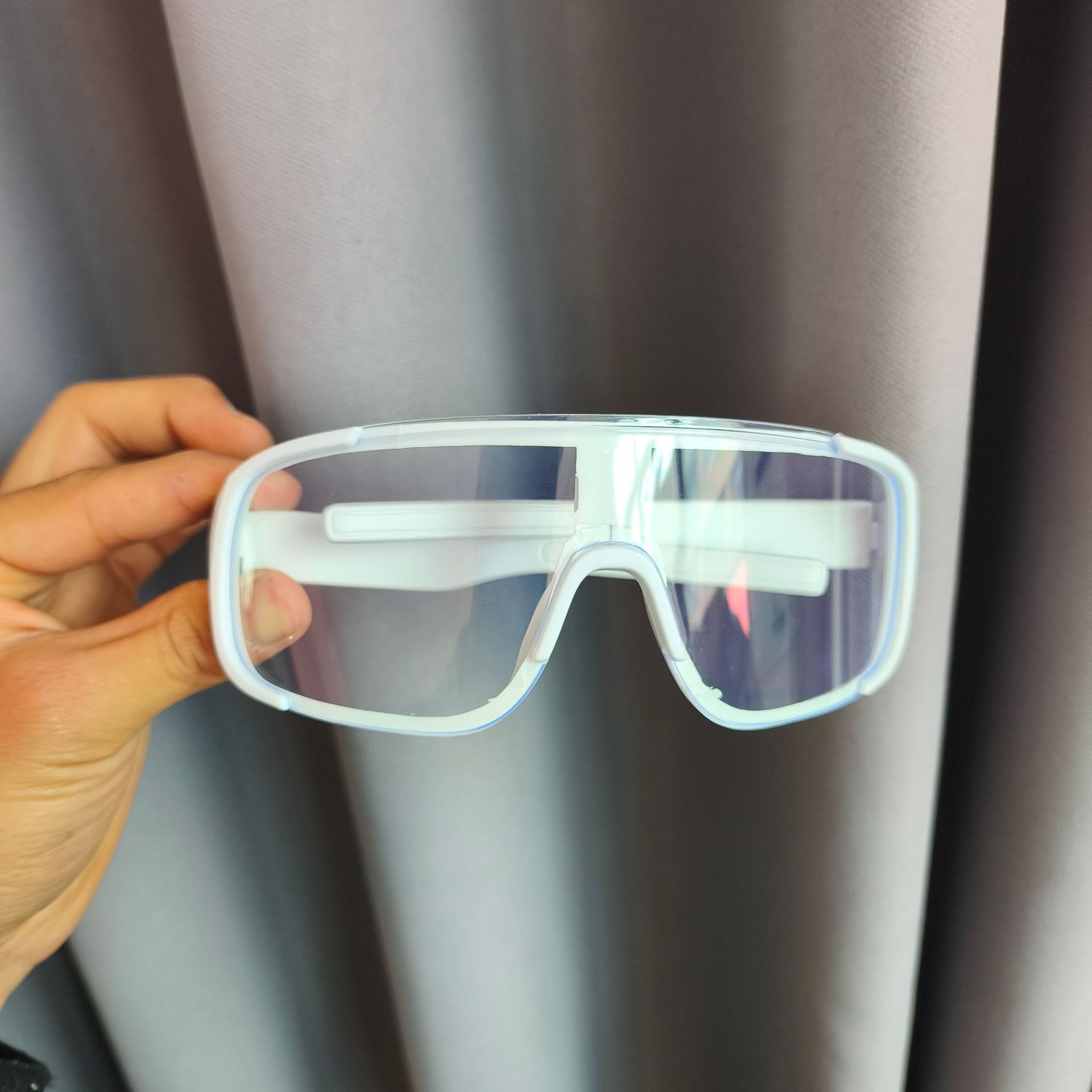 White frame slices